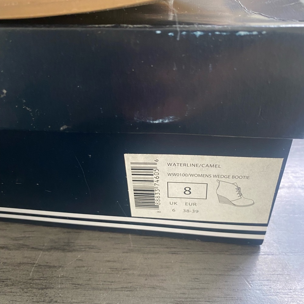 Nautica size 8 Beige